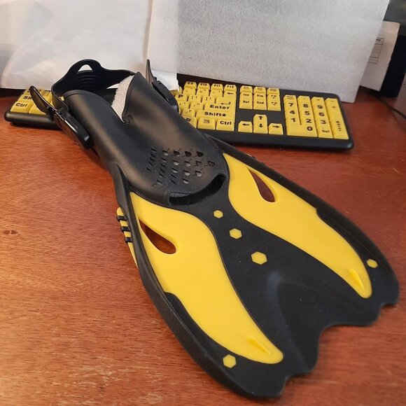Swimming Fins Snorkeling Open Heel Adjustable Flippers Blk/Yellow Sz9-13( ML/XL)